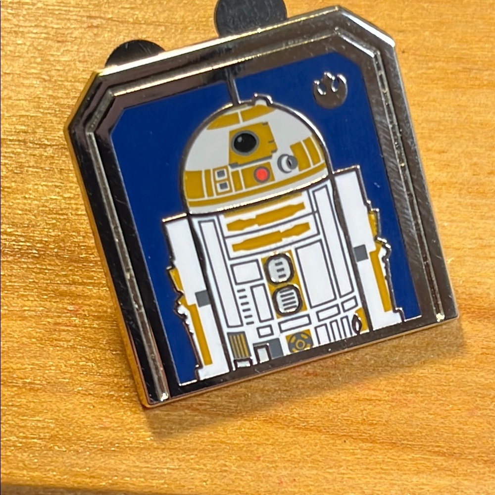 Droid Hidden Mickey Trading Pin
